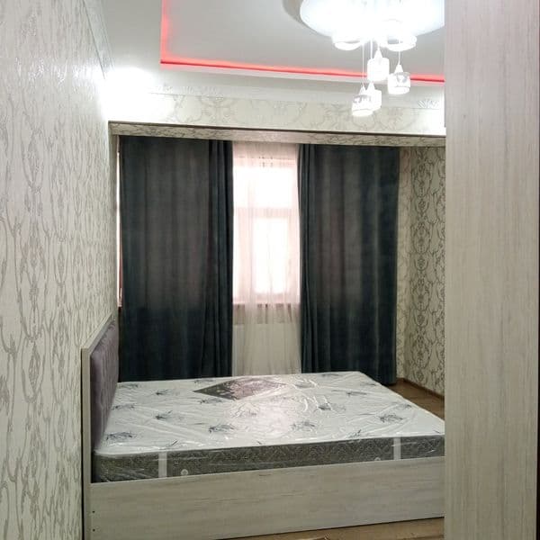 метро Олмазор.<br />
Этаж: 6/9<br />
Площадь: 42 м²<br />
Кв