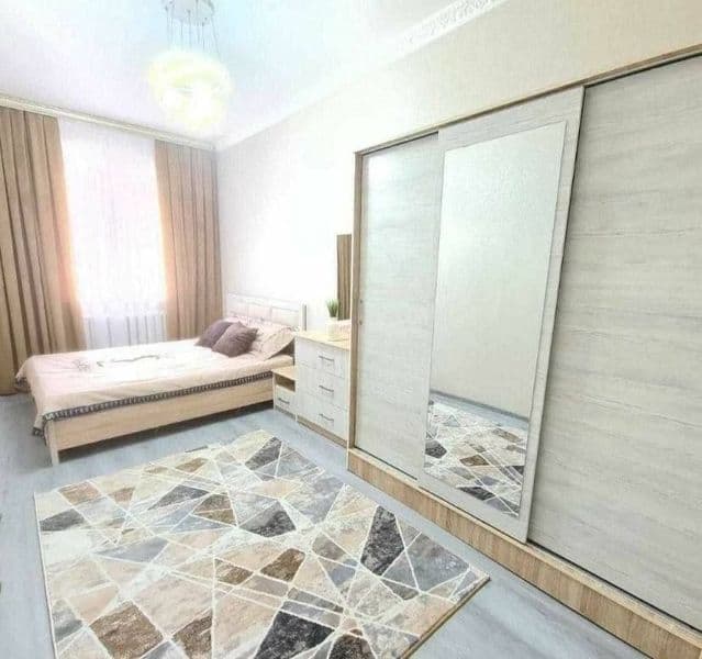 Kvartira ijara <br />
 Manzili: Yunusobod 11-kvartal<br />
 