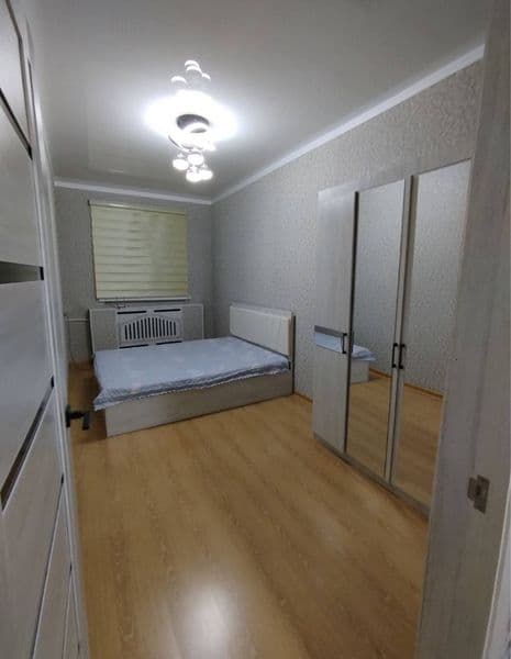 Аренда<br />
2 комнатная <br />
4 этаж<br />
С ремонтом<br / — фото 3