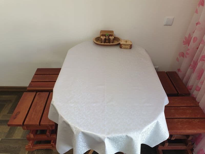 Отличное расположение дома - всё рядом - много магазинов, Це — фото 5