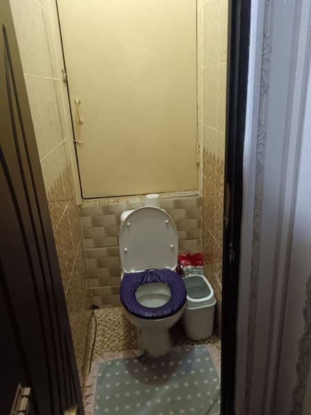 Chilonzor 17 kvartal 3 xonalik kv bola olamiza 80$ kamunali  — фото 4