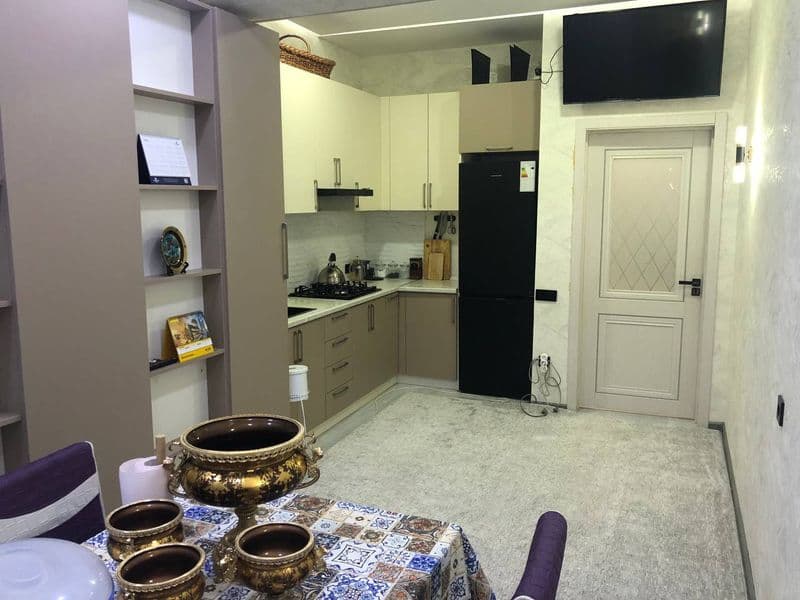 Район: Яккасорой<br />
Яккасорой сити молл<br />
Площадь: 86