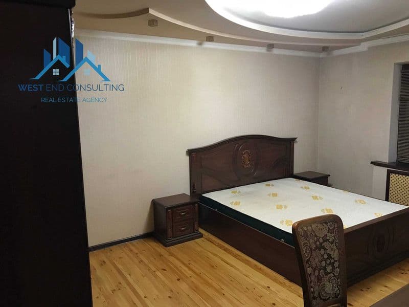 Дом Банковский в центре города, улица Мирабад, напротив Mira — фото 2