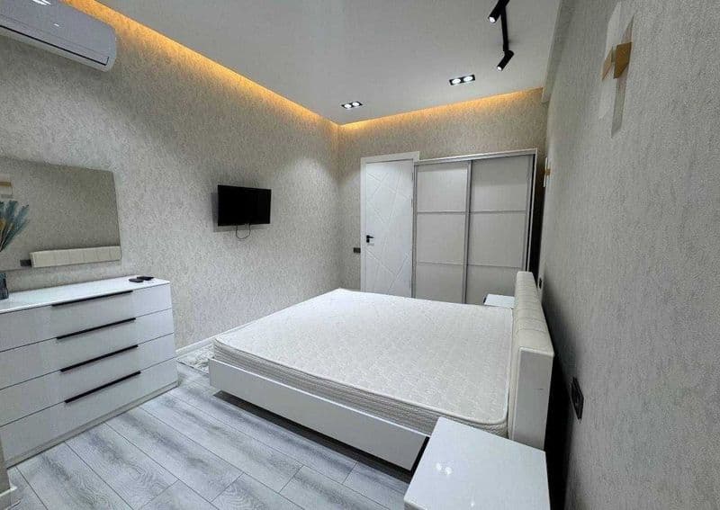 Shayxontohur tumani kosmonavtlar metro oldida <br />
Hamma m