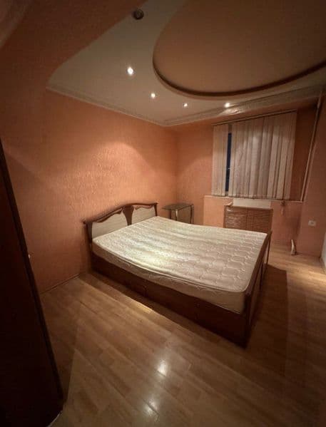 Chilonzor farxod bozori oazis savdo markazi yonida arendaga 