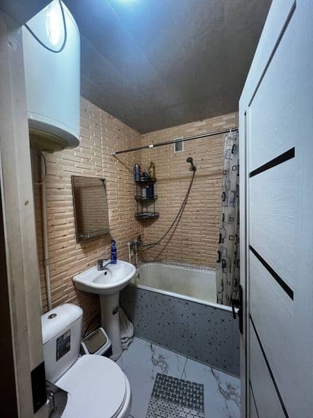 2-комнатная квартира за Фархадским базаром (кирпичный дом)<b — фото 4