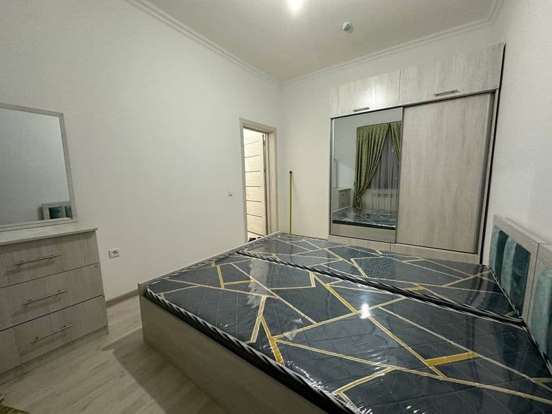 Sergile yengi darxonda 2 xona navastroyka xali odam yashamag