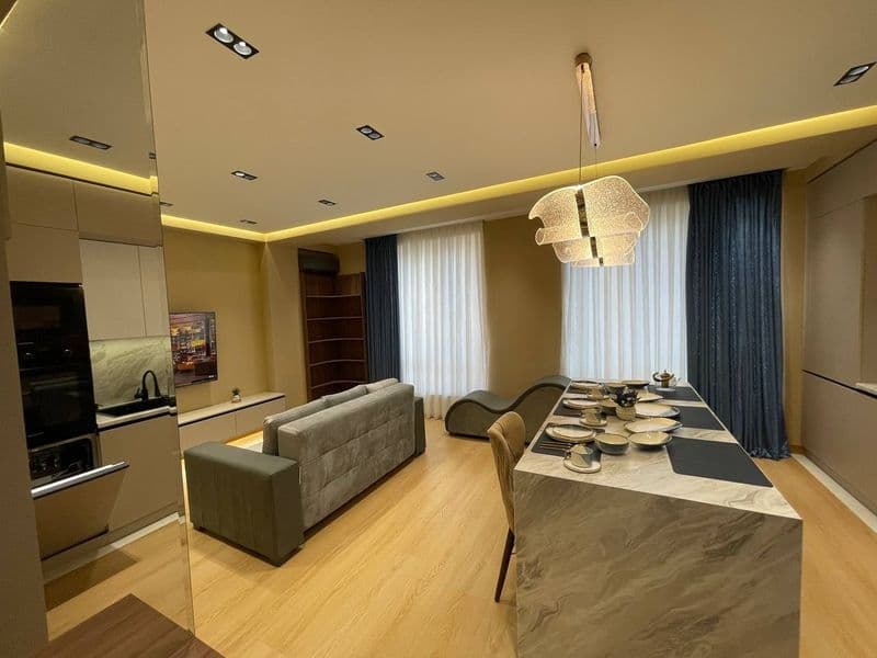 Продаётся новая 1-комнатная квартира-студия площадью 42 м², 