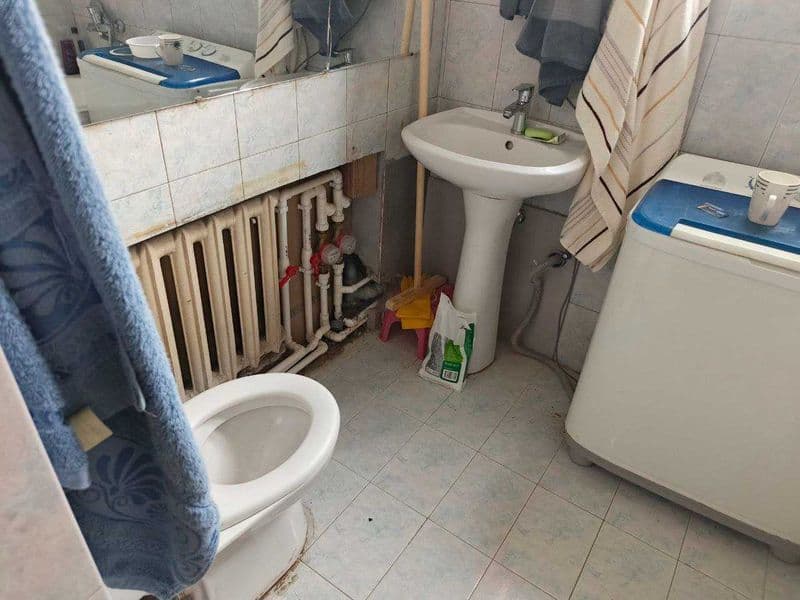 Квартирада 1 та хона буш, 1 та угил бола оламиз аккуратно бу — фото 4