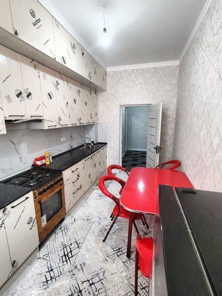 Чиланзарский район, рядом со станцией метро «Чиланзар». 2-ко — фото 2