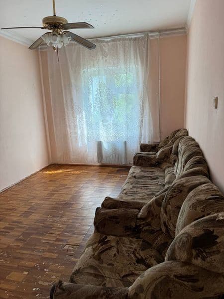 Юнусабад 9 кварталда 1 хона уй ижарага берилади. Нархи 300$.