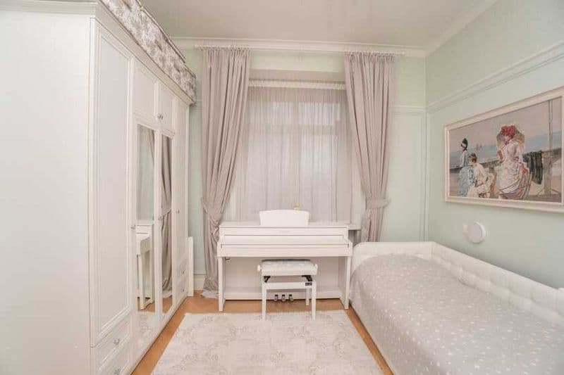 Сдаётся квартира на в центре!<br />
Ойбек <br />
7 этажный д — фото 4