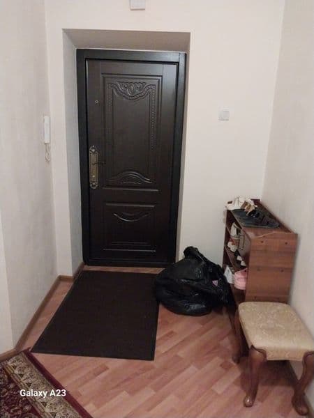 Segeli 6 A da barcha sharoitlarga ega kvartiraga qizlar olam