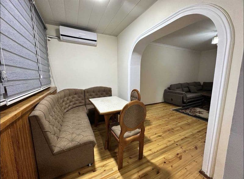 • Комнат: 3<br />
• Этаж: 3<br />
• Этажность: 9<br />
• Пло — фото 2