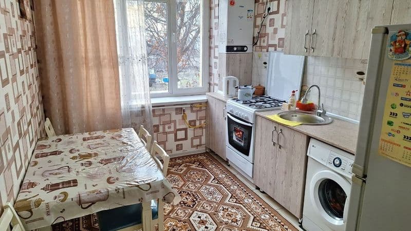 Юнусабад 17. 1/2/5.<br />
Новостройка. 33м2.<br />
С ремонто