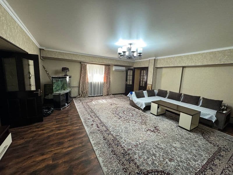 Срочно Сдаётся <br />
Квартира 4/2/9<br />
Комнат: 4<br />
Э