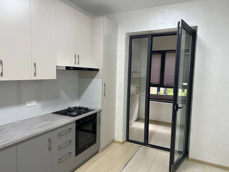 Сдается на Долгосрок<br />
1 комнатная квартира<br />
На 2 э