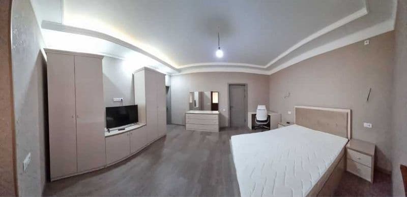 Сдаётся квартира на Махтумкули<br />
Ориентир - Макро суперм