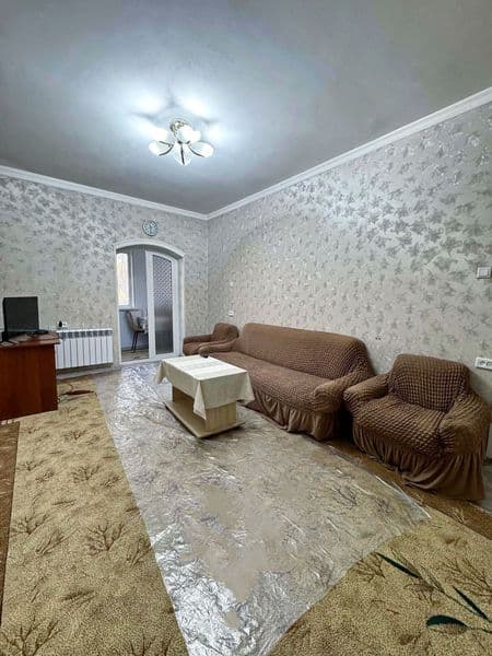 Chilonzor, Farhod bozor yaqinida<br />
Сдаётся 2-комнатная к