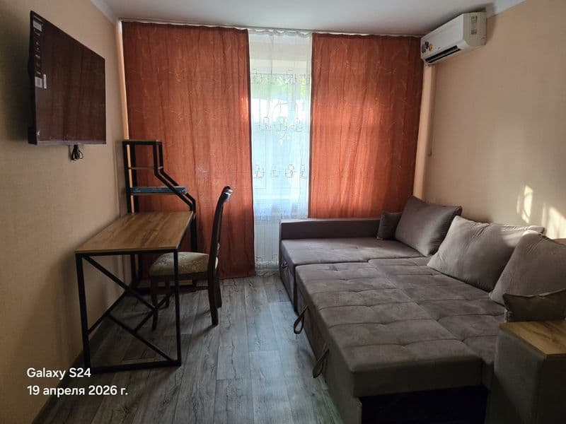 Сдаётся семейной паре с 1 июня 1комн квартира, только после 