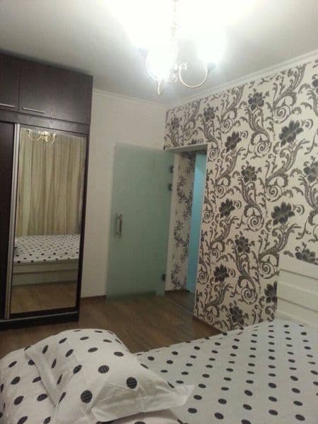 Отличное расположение дома - всё рядом - много магазинов, Це — фото 4