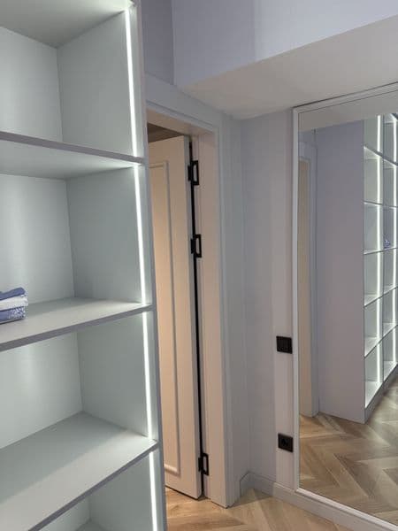 Сдается 1 Комн переделанная в 2х Комн квартира <br />
Ориент