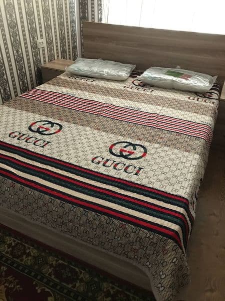 Аренда чиланзар 5.  Двух комнатная.  Балкон 2*6.  Есть телев