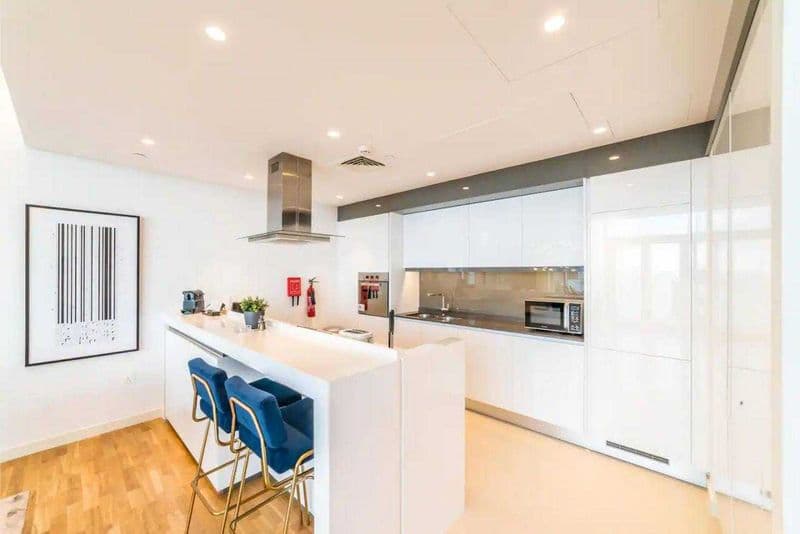 2 комнатную квартиру на 10 этаже,<br />
В квартире есть все  — фото 4