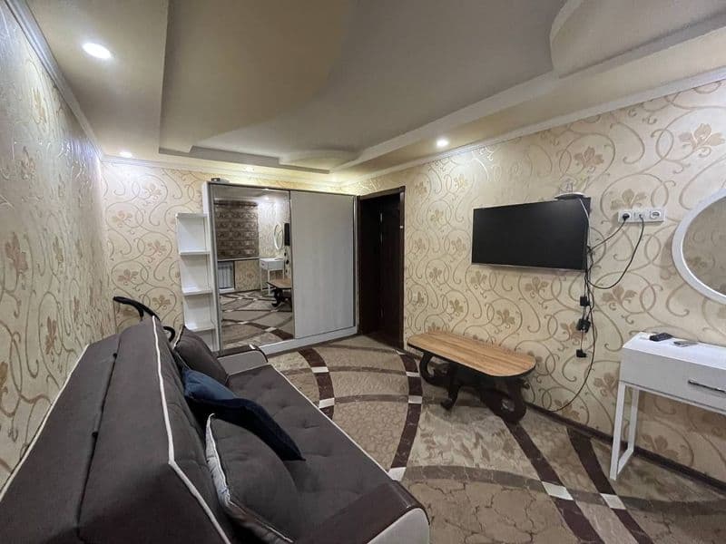 Уютная светлая 1 комнатная квартира с хорошим ремонтом и все