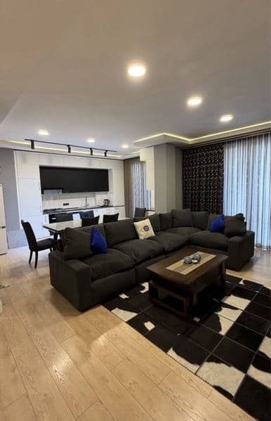 АРЕНДА<br />
<br />
- сдается с 2 парковочными местами в под