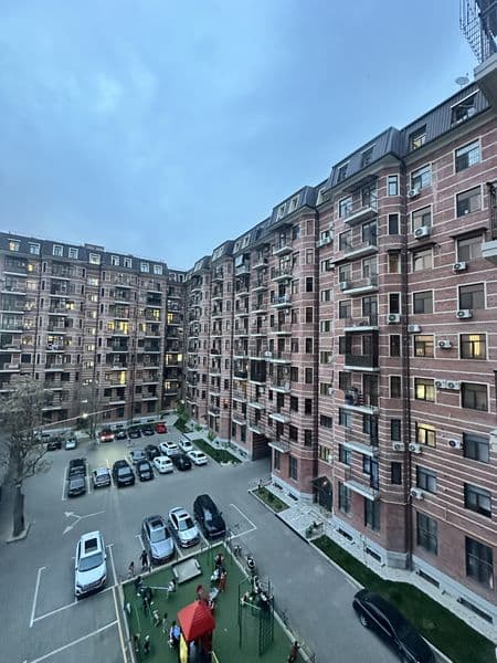 (КУХОННУЮ МЕБЕЛЬ И КРОВАТЬ ПОСТАВЯТ СРАЗУ ПОСЛЕ ОПЛАТЫ)<br /