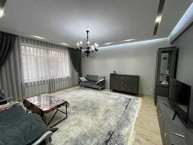 [Al:006]<br />
Уникальное предложение аренды в самом центре 