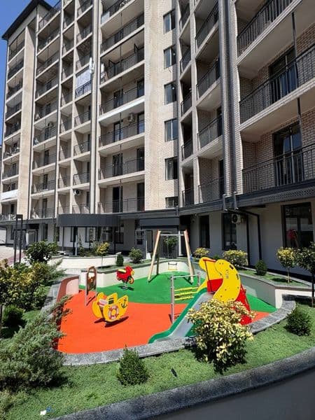 Сдаётся новая 3-х ком-я кв(82 кв метр) в новостройке Нурафша