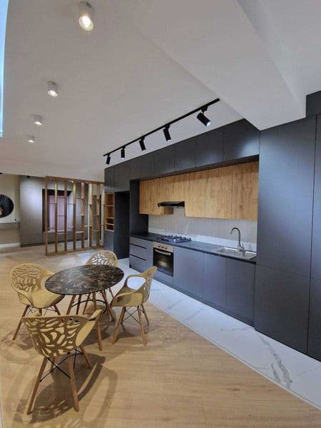 Элитный апартамент:<br />
Район: Мирзо Улугбекиский <br />
К