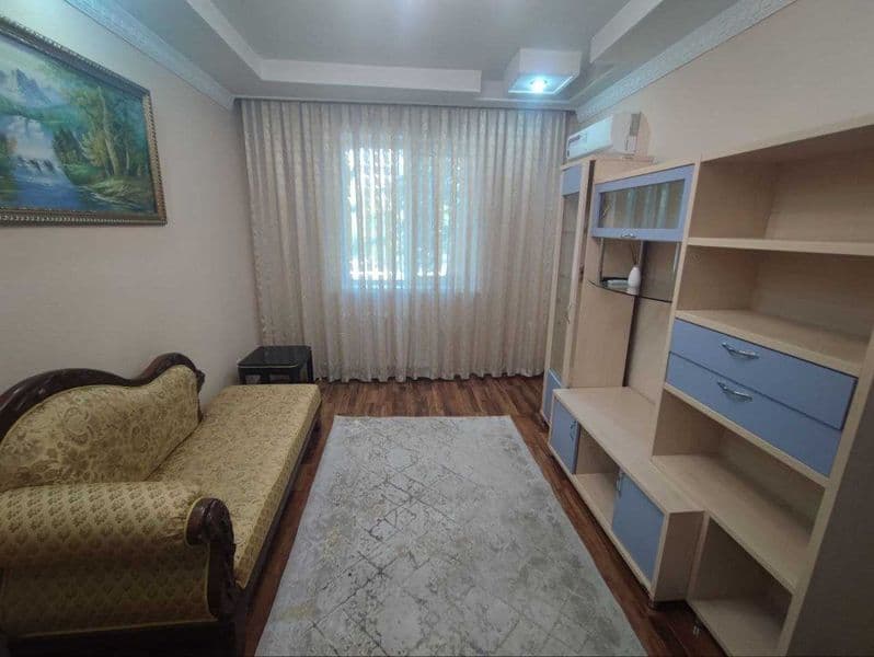 Сдам в долгосрочную аренду (минимум на 1 год) иностранцу.<br