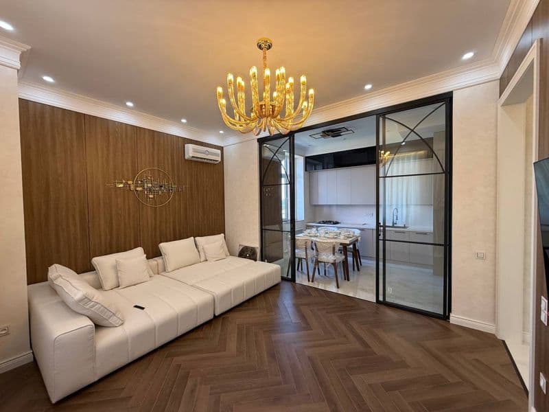 Элитный апартамент<br />
Район: Яккасарай<br />
4/6/9<br />
