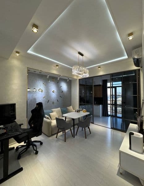 Комнат_3<br />
Этаж: 5<br />
Этажность: 9 <br />
Общая площа