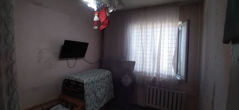 Без ремонта чистая квартира,с мебелью-диван,кресла,ковры.Спа — фото 3