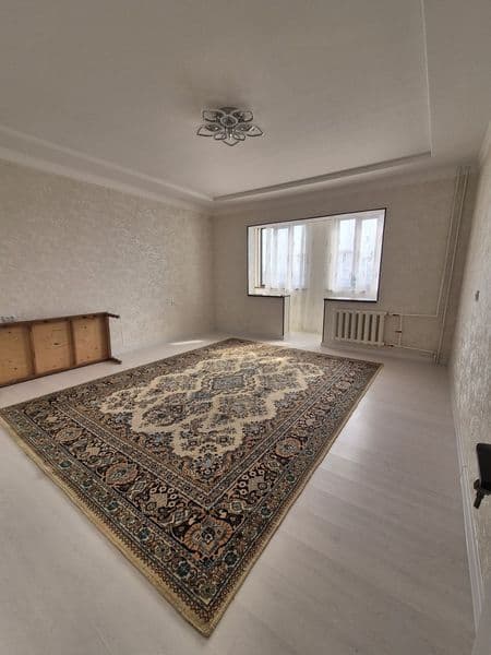 Расположено  вдоль дороги   ближе   сампи  хорошая  чистая  