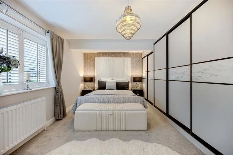 Сдается большая новая квартира в самом центре города с преми