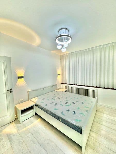 Аренда Ц-1   2/9/9 обшый коридор евроремонт с мебелью и с те