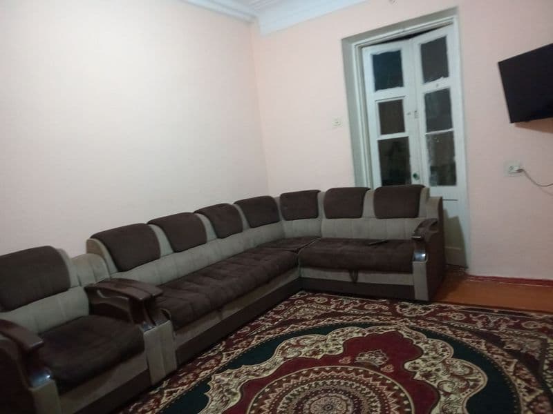 It parkdagii kvartira ijaraga beriladi. Buyuk ipak yo'li met