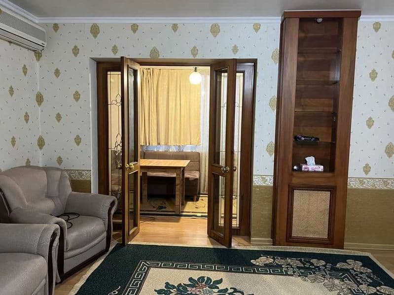 Срочня сдается квартира мирободские район парк фуркат 3 этаж