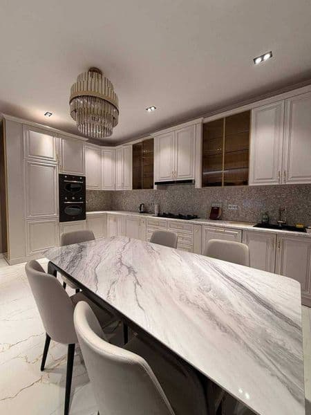 Сдается 3х комнатная квартира <br />
Площадь 130м2<br />
Эта — фото 2