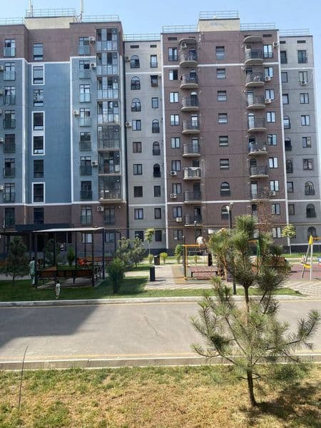 Manzili: Yashnobod tumani<br />
 Moʻljali: Olmos metroga 3 m