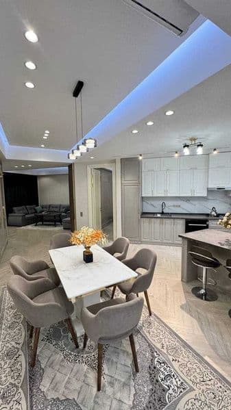 105 м² 1 этаж<br />
1800$ в месяц.<br />
Предоплата 3 месяца