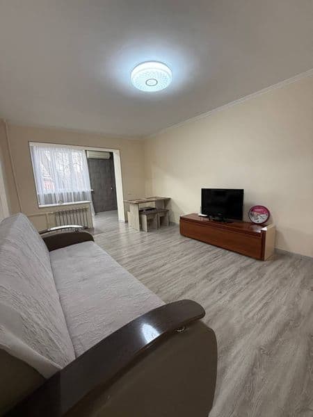 Аренда Новомосковская 2/3/4 <br />
500 после ремонт<br />
Оп