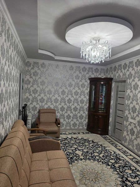 Срочно сдается,1ком кв переделанная в 2хкомн на 2 этаже  Кар