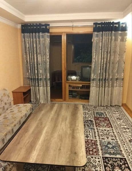 Срочно сдается квартира всем ! Можно жить парням , девушкам,