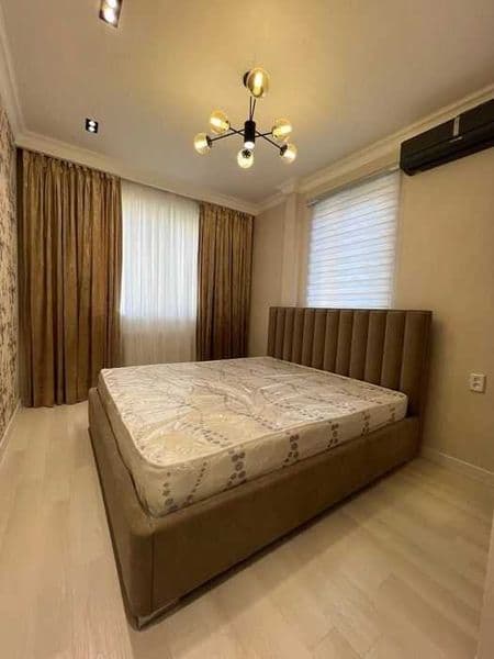 [2MU: 010]<br />
<br />
2 комнаты • 60 м² • 3/9 этаж<br />
< — фото 2